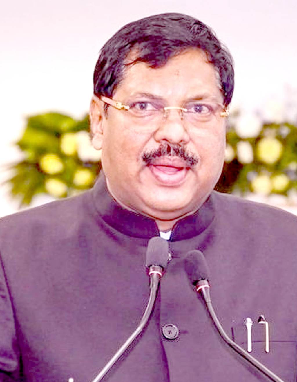 Attempt to throw shoe at Chief Justice Gavai